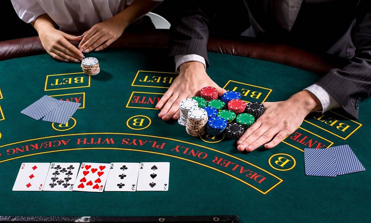 Nhược điểm baccarat là gì, Kiếm tiền từ gian lận và lỗ hổng thế nào ?