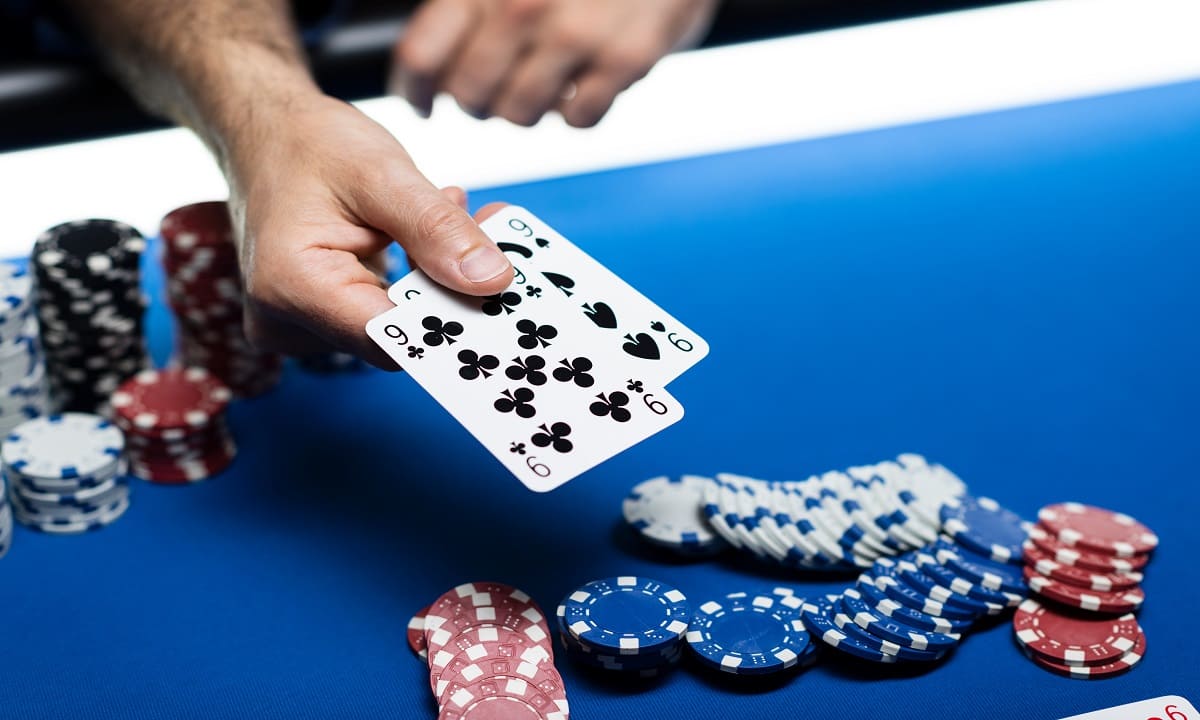 Chơi poker texas holdem online ở đâu? Tải xuống nền tảng được đề xuất